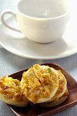 Florentines in front of coffee cup