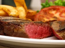 Sirloin Steak medium mit Pommes frites