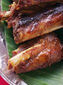 Crispy spare-ribs on banana leaf