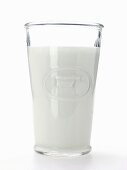 Ein Glas kalte Milch