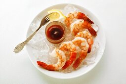 Shrimps with lemon and tomato dip