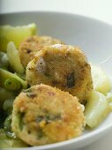 Fish cakes with potatoes and leeks