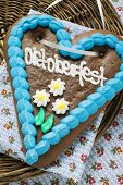 Lebkuchen heart for Oktoberfest (overhead view)