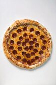 Pizza mit Peperoniwurst (amerikanische Art)