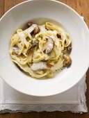 Tagliatelle with ceps and cream sauce