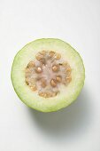 Guave, halbiert (Draufsicht)