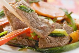Stir-fried beef with peppers, close-up (Asia)