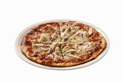 Pizza topped with chicken, mushrooms and red onions