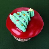 Cupcake with Christmas tree decoration