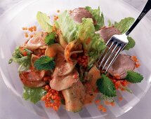 Linsen Gurken Salat mit Curry Dressing.