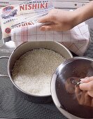 Reis für Sushi im Kochtopf Step 1