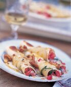 Tomaten-Cannelloni mit Pfifferlingen und Basilikum-Sahne-Sauce