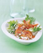 Reis-Geflügel-Salat mit AprikosenChili-Sauce zu Putenbrustfilet