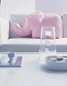 Schmusekissen "Elefant" aus rosa Karostoff mit Wattefüllung (2)