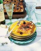 Zwiebelkuchen mit Sardellen, Wein, aus Nizza, französisch