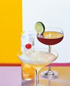 3 Cocktails in Cocktailgläsern 