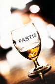 Glas Pastis 