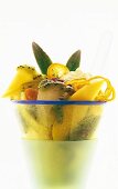 Australischer Fruchtsalat mit Kumquatsahne, Kiwi und Feigen
