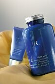 " Float away Bademilch " in Flasche und Tube, blau