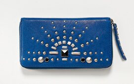 Mini-Tasche in Azurblau mit Nieten und Reißverschluss