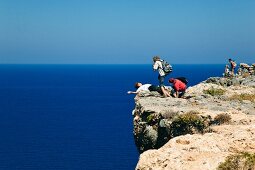 Kreta: Festung Gramvoússa, Ruine, Blick auf Meer, Touristen
