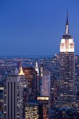 New York: Blick von Wolkenkratzer auf  Empire State Building