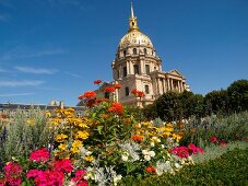 Paris: Invalidendom, blauer Himmel, Froschperspektive