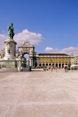 Lissabon, Praça do Comércio mit Koenig Jose I und  Arco Monumental