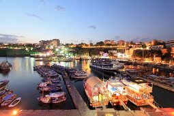 Antalya: Altstadt, Hafen, Boote, Promenade, abends, Lichter