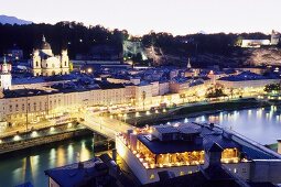 Salzburg, Blick auf den Rudolfskai an der Salzach
