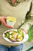 Potato salad with cauliflower and a wild garlic dressing
