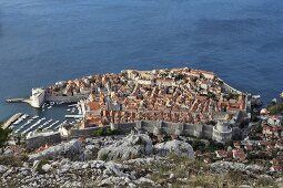 Kroatien: Blick auf Dubrovnik, Alt- stadt, Meer, Luftaufnahme