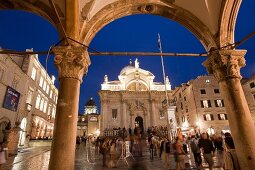Kroatien: Dubrovnik, Altstadt, Lu¿a- Platz, Kirche St. Blasius, Menschen