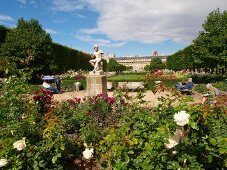 Paris: Jardin du Palais Royal, Marmorhirte