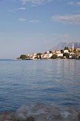 Kroatien: Makarska, Blick auf Stadt ,X