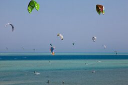 Ägypten, El-Gouna, Rotes Meer, Marina Beach, Kitesurfer, Ausblick