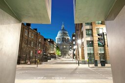 London, City of London, St Paul¿s Cathedral, abends, Lichter
