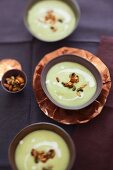A cabbage dish for the winter: cream of Savoy cabbage soup with nuts