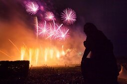View of Mr. Hausen statue and Chinese fireworks in Royal Gardens, Hannover, Germany