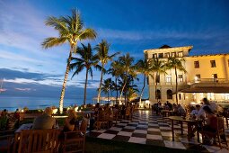 People dining on terrace of Galle Face Hotel, Colombo, Sri Lanka