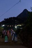 Sri Lanka, Berg Sri Pada, Treppe, Pilger, nachts, Dämmerung