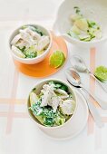 Chicken with potatoes, spinach and a tarragon dip