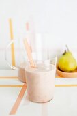 A pear shake with grapefruit