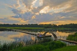 Lettland, Riga, Pontonbruecke, Schwimmbruecke ueber die Lielupe.