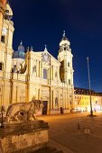 Deutschland, München, Odeonsplatz mit der Feldherrenhalle