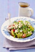 Green bean salad with grapes and blue cheese