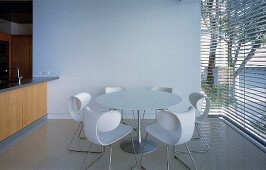 Dining area with round table & chairs