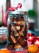 Cinnamon biscuits in a jar as a gift