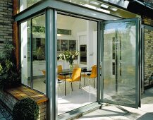 Kitchen with dining area in glass extension