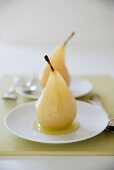 Poached pears with syrup